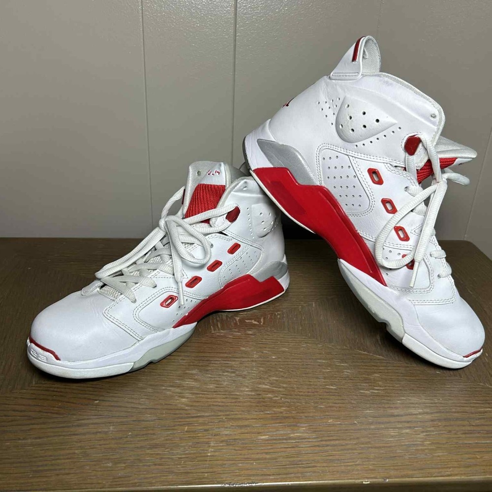 Nike Jordan’s Men’s size 9